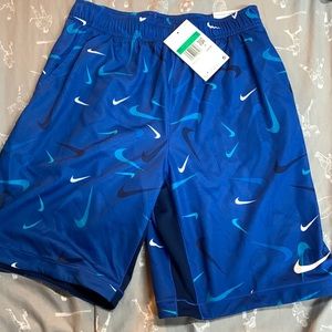 Brand new Nike boys training shorts, size extra large tag still on